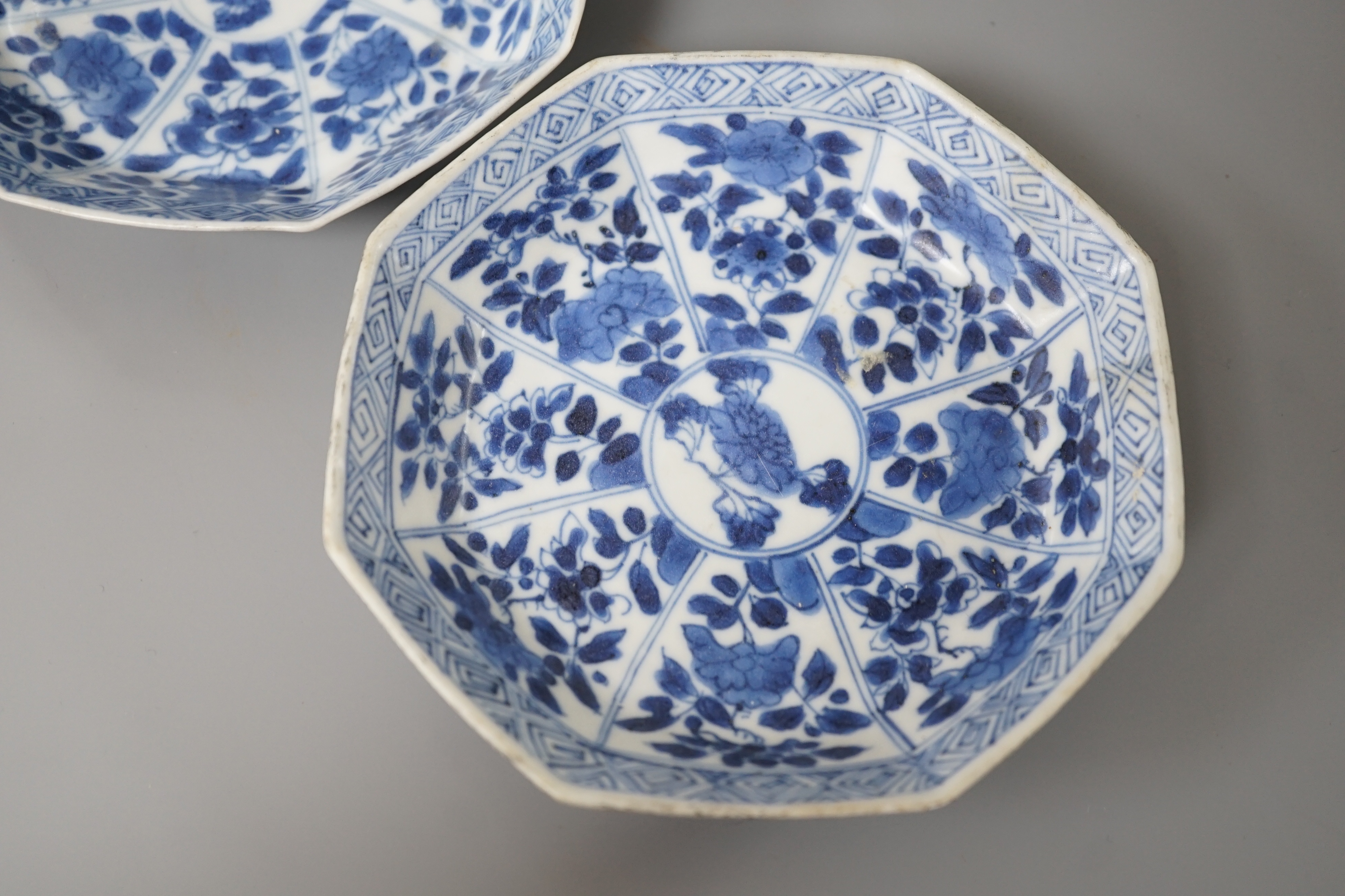 A pair of Chinese blue and white octagonal Vung Tau cargo dishes, 13 cms diameter.
